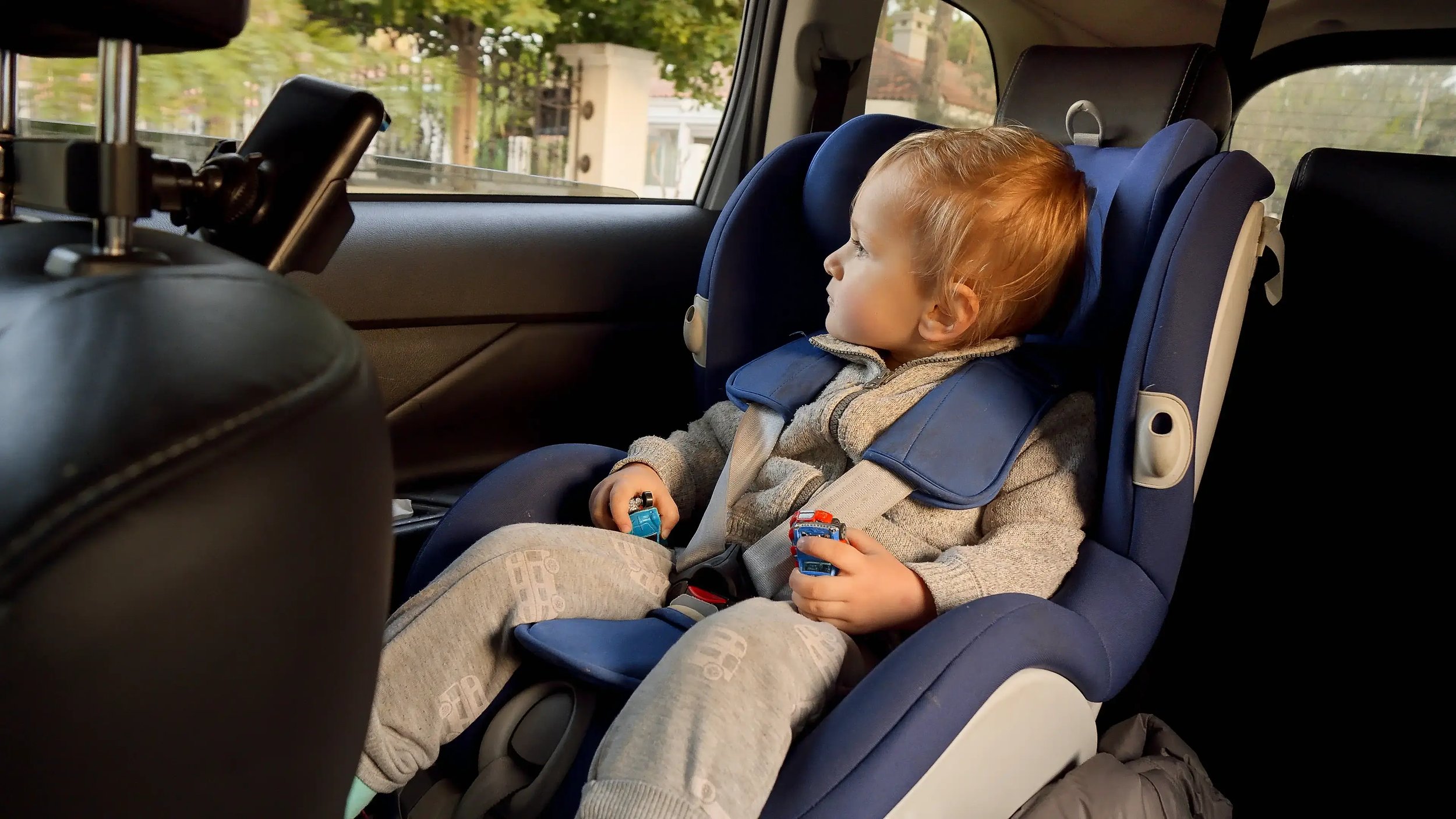 ¿Cuándo cambiar la silla de auto de bebé y niños?